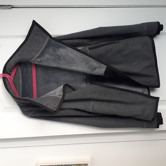 Ivivva sweater - Picture 3 of 6